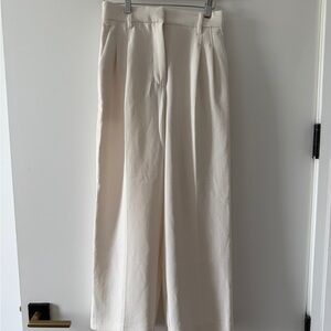 Aritzia Cream Cropped Trouser